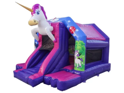 Château gonflable licorne rose et violet avec toboggan, design féérique et magique, idéal pour fêtes d'enfants, sécurisé et disponible à acheter en ligne.